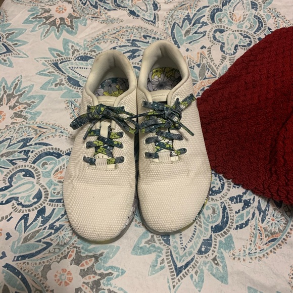 Shoes - Women’s 8 No Bulls